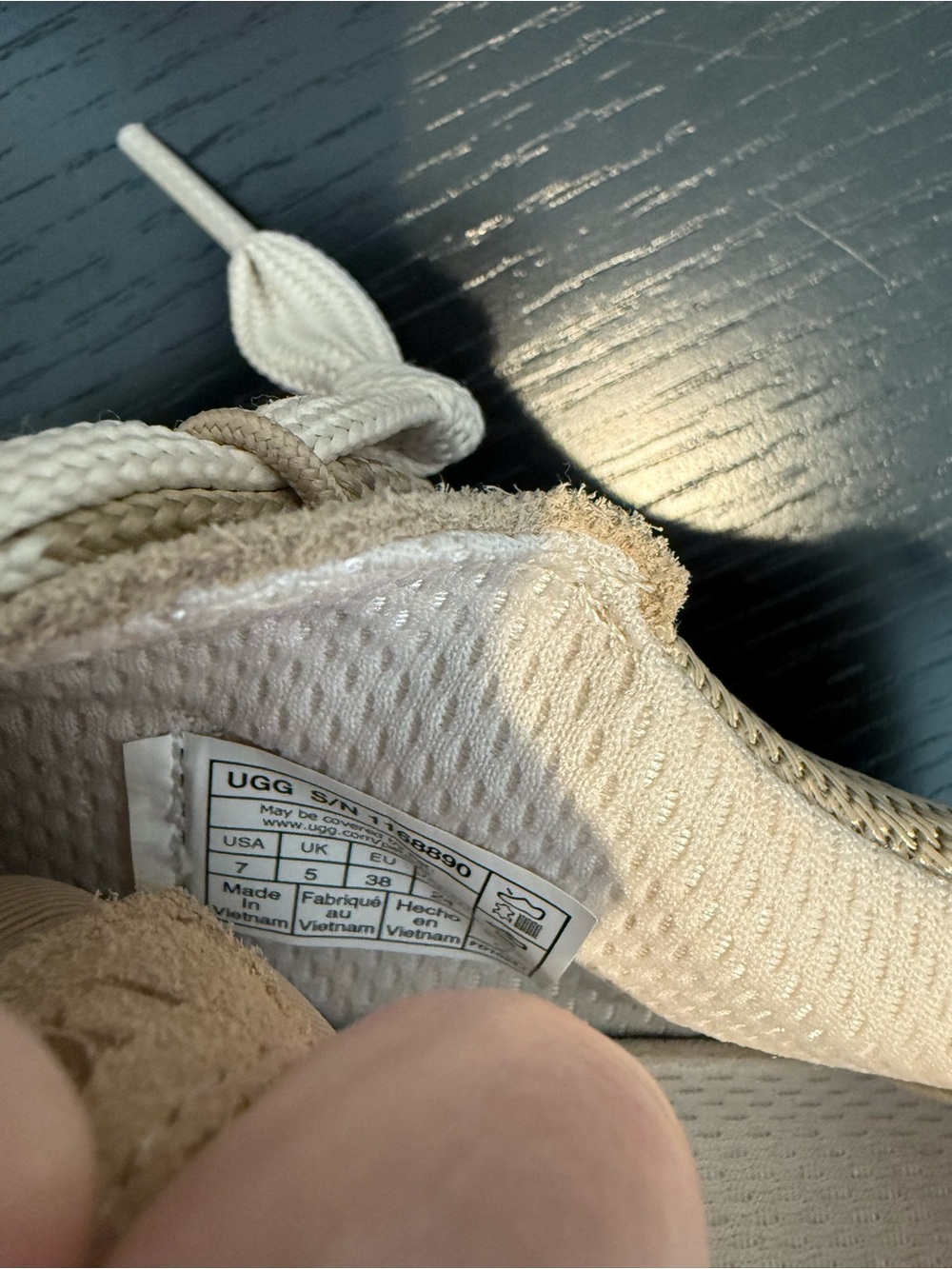 UGG SHOES - Picture 5 of 8